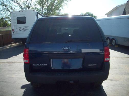 2004 Ford Explorer XLS