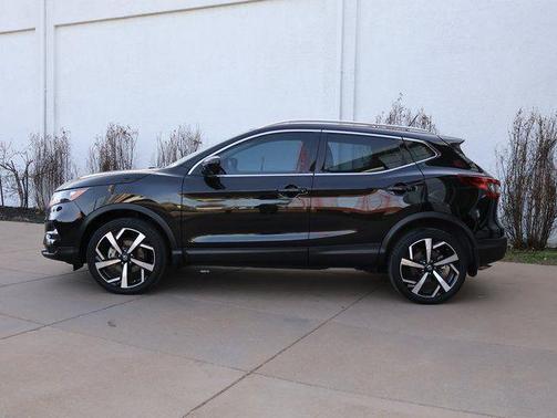 2022 Nissan Rogue Sport SL