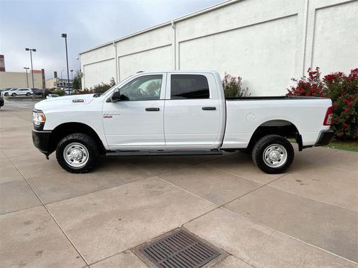 2022 RAM 2500 Tradesman Crew Cab 4x4 6'4' Box