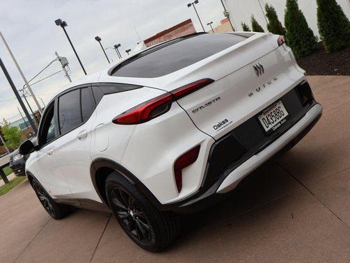 Summit White 2025 Buick Envista Sport Touring FWD