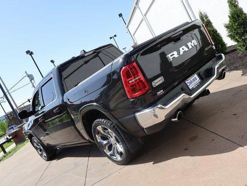 Diamond Black Crystal Pearlcoat 2025 RAM 1500 Longhorn