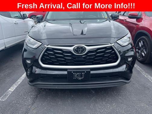 Midnight Black Metallic 2020 Toyota Highlander XLE