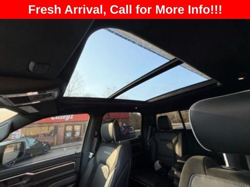 Diamond Black Crystal Pearlcoat 2025 RAM 1500 Laramie