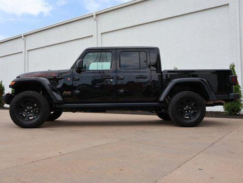 Black Clearcoat 2023 Jeep Gladiator Mojave 4x4