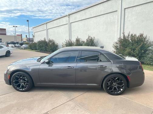 2019 Chrysler 300 Touring