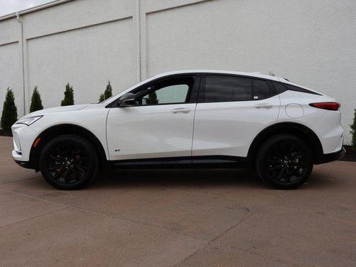 Summit White 2025 Buick Envista Sport Touring FWD
