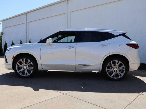 Iridescent Pearl Tricoat 2020 Chevrolet Blazer Premier