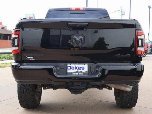 Diamond Black Crystal Pearlcoat 2024 RAM 2500 Laramie Crew Cab 4x4 6'4' Box