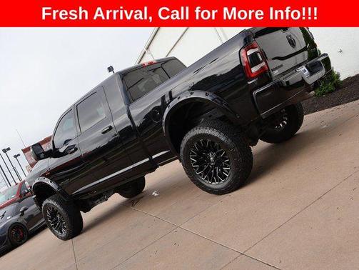 Diamond Black Crystal Pearlcoat 2024 RAM 2500 Laramie Crew Cab 4x4 6'4' Box