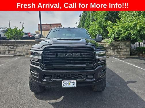 Diamond Black Crystal Pearlcoat 2024 RAM 2500 Laramie Crew Cab 4x4 6'4' Box