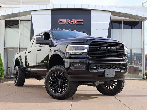 Diamond Black Crystal Pearlcoat 2024 RAM 2500 Laramie Crew Cab 4x4 6'4' Box
