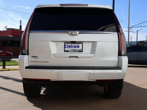 Crystal White Tricoat 2019 Cadillac Escalade Luxury