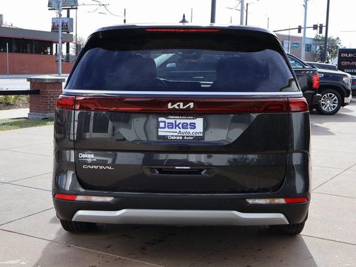 2024 Kia Carnival EX