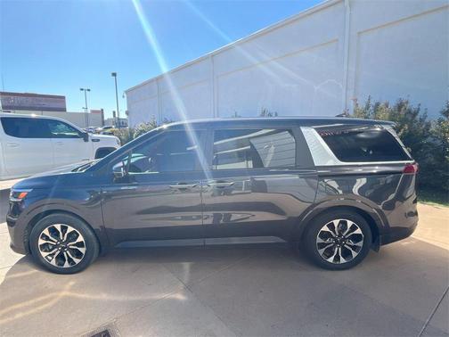2024 Kia Carnival EX