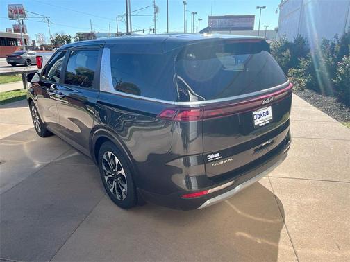 2024 Kia Carnival EX