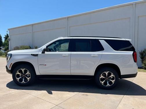 2025 GMC Yukon 4WD AT4