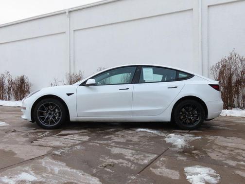 2023 Tesla Model 3 Standard Range