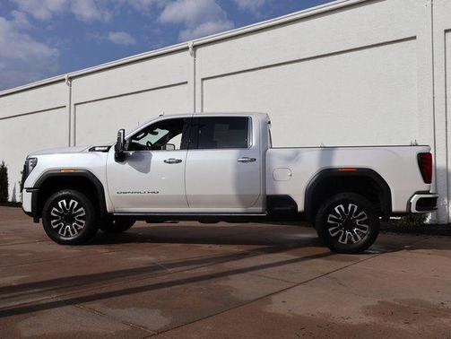 White Frost Tricoat 2024 GMC Sierra 2500 Denali Ultimate