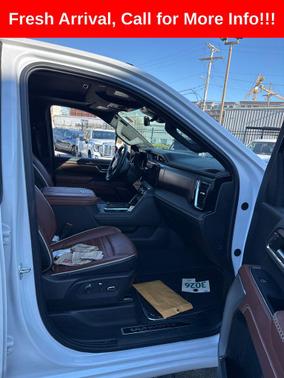 White Frost Tricoat 2024 GMC Sierra 2500 Denali Ultimate