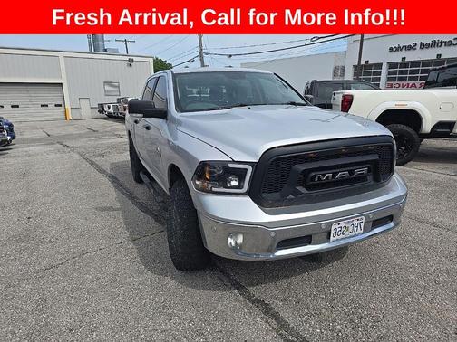 Bright Silver Metallic Clearcoat 2016 RAM 1500 Big Horn