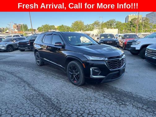 Mosaic Black Metallic 2022 Chevrolet Traverse Premier