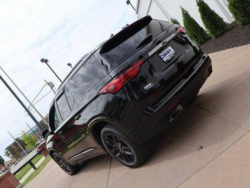 Mosaic Black Metallic 2022 Chevrolet Traverse Premier