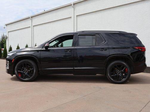 Mosaic Black Metallic 2022 Chevrolet Traverse Premier