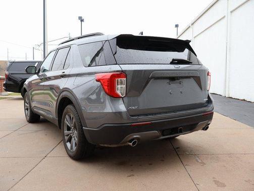 CARBONIZED GRAY METALLIC 2022 Ford Explorer XLT
