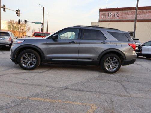 CARBONIZED GRAY METALLIC 2022 Ford Explorer XLT