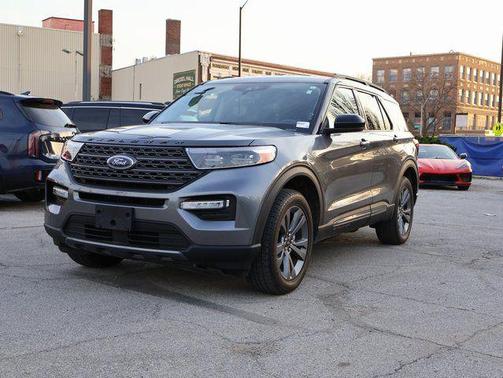 CARBONIZED GRAY METALLIC 2022 Ford Explorer XLT