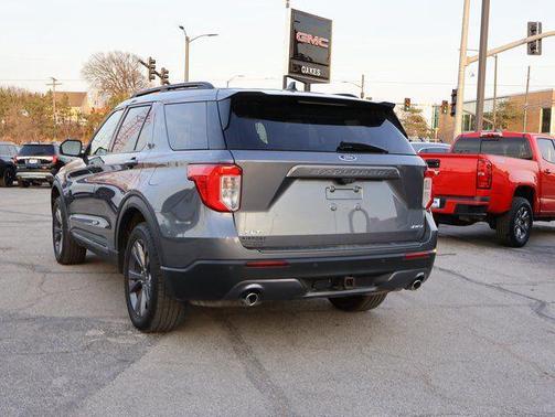 CARBONIZED GRAY METALLIC 2022 Ford Explorer XLT
