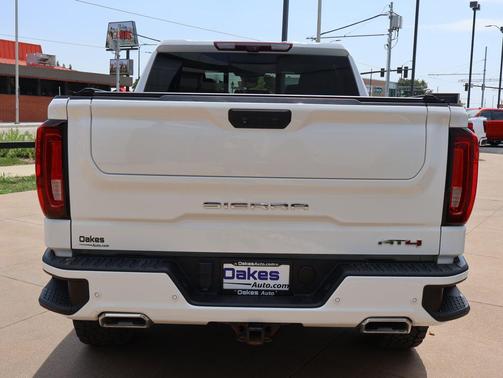 Summit White 2023 GMC Sierra 1500 AT4