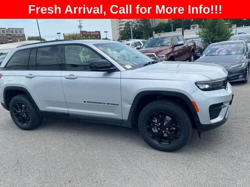 Silver Zynith 2024 Jeep Grand Cherokee Altitude