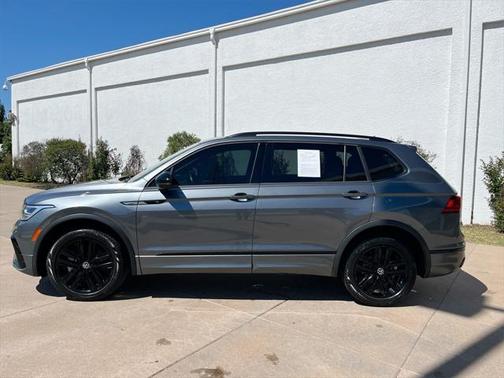 2022 Volkswagen Tiguan 2.0T SE R-Line Black 4MOTION