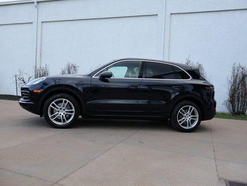 Blue 2020 Porsche Cayenne Cayenne