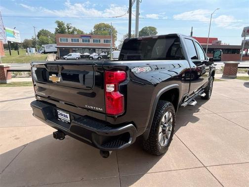 2022 Chevrolet Silverado 2500 Custom