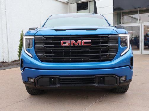 Dynamic Blue Metallic 2022 GMC Sierra 1500 Elevation