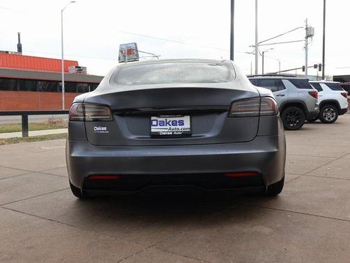 2022 Tesla Model S Base