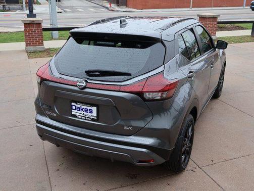 Gun Metallic 2024 Nissan Kicks SR