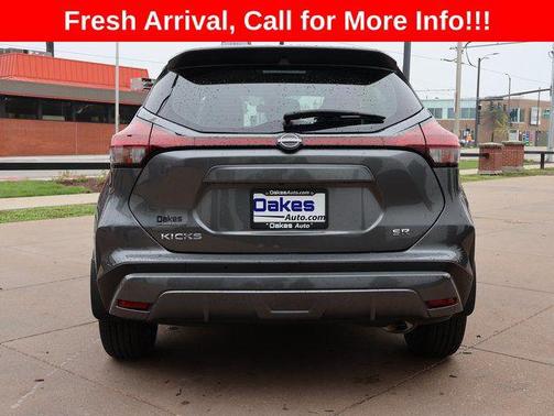 Gun Metallic 2024 Nissan Kicks SR
