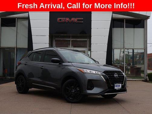 Gun Metallic 2024 Nissan Kicks SR