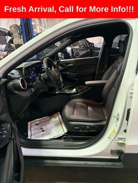 Summit White 2025 Chevrolet Trax FWD 2RS