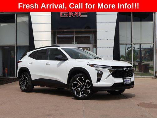 Summit White 2025 Chevrolet Trax FWD 2RS