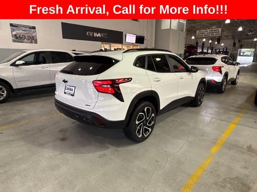 Summit White 2025 Chevrolet Trax FWD 2RS