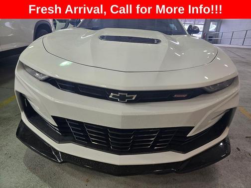 Summit White 2023 Chevrolet Camaro 2SS