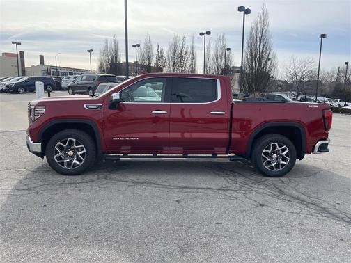 2024 GMC Sierra 1500 SLT