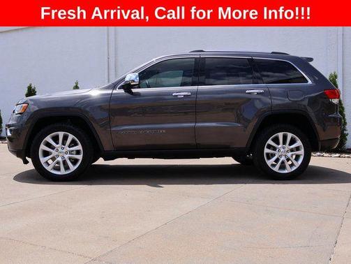 Granite Crystal Metallic Clearcoat 2017 Jeep Grand Cherokee Limited