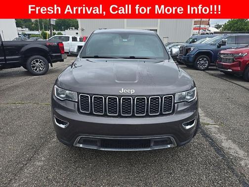 Granite Crystal Metallic Clearcoat 2017 Jeep Grand Cherokee Limited