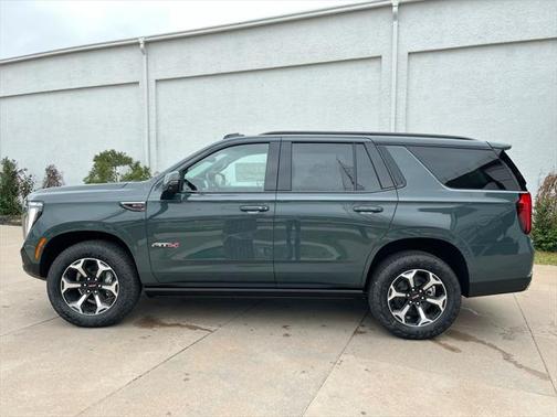 2025 GMC Yukon 4WD AT4