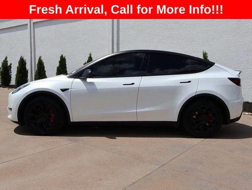 Pearl White Multi-Coat 2023 Tesla Model Y Long Range Dual Motor All-Wheel Drive
